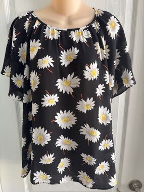 Ann Taylor Black Daisy-Print Short Sleeve Blouse-L